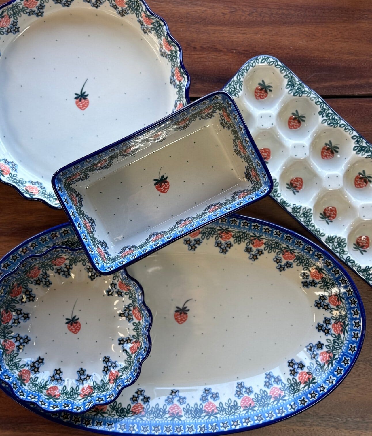 Quiche/Pie Dish, 10" in "Strawberry Patch" by Ceramika Artystyczna | A636-721X