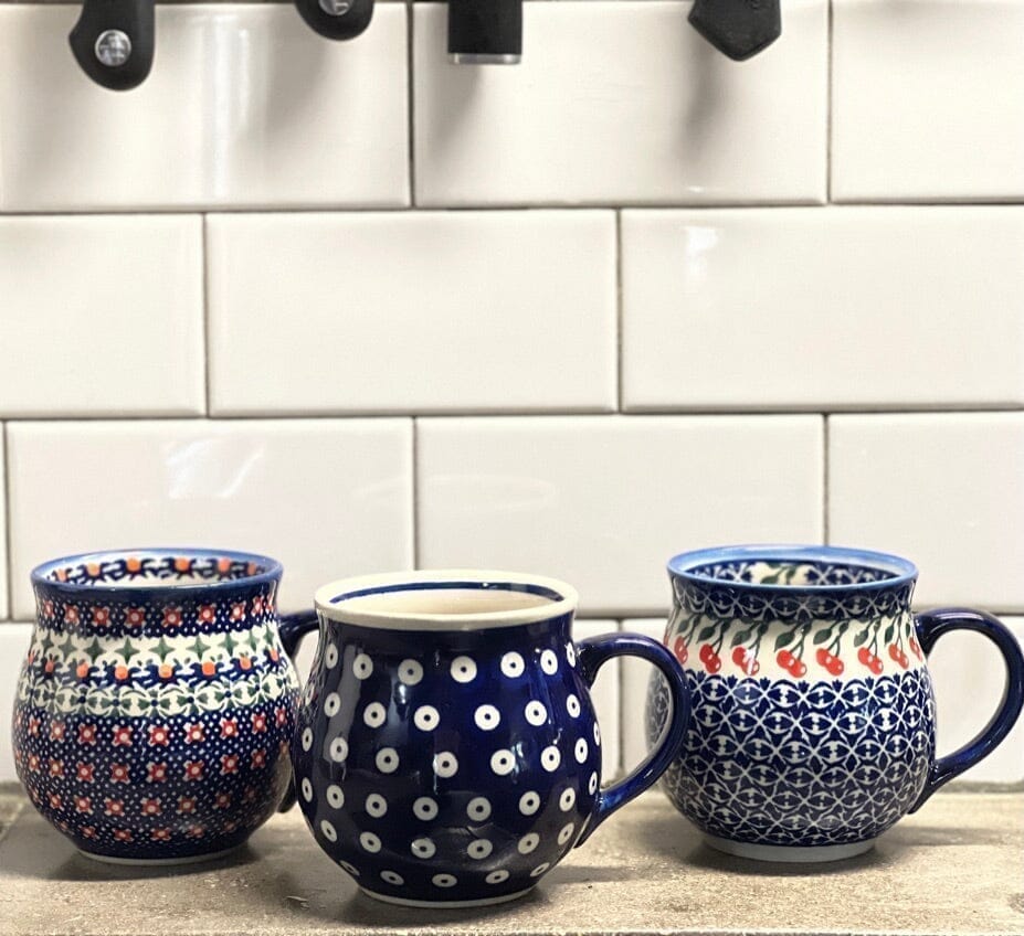 Mug, Belly Mug, 16 oz Large in "Daisy Waves" by Andy | NDA10-3