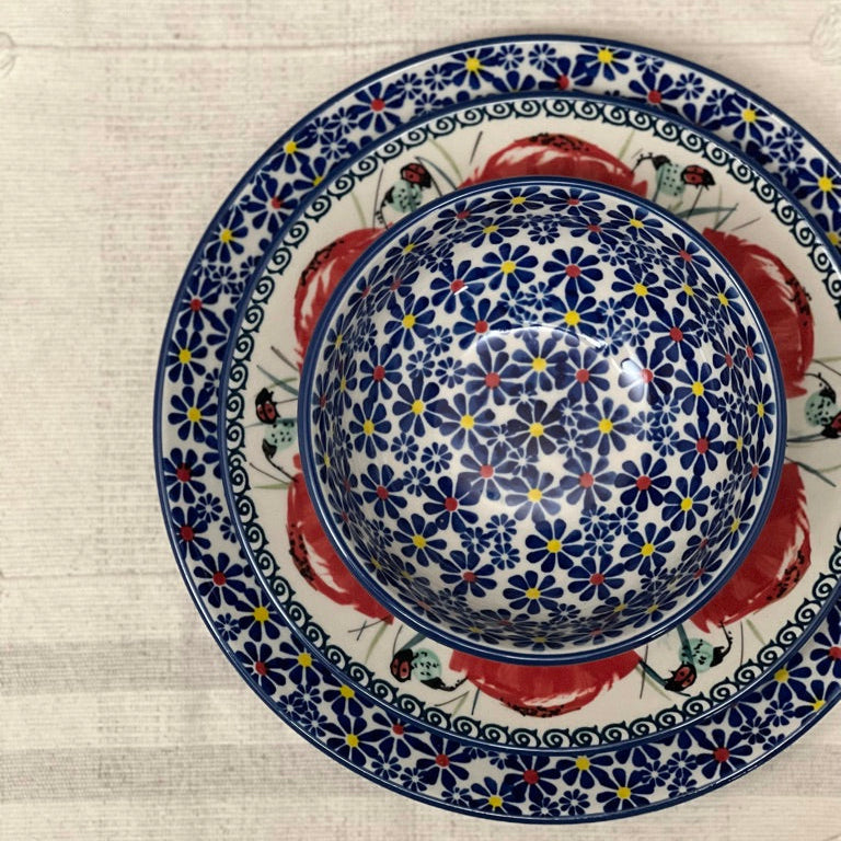 Bowl, Round, 6.75" in "Field of Daisies" by Manufaktura | M090S-S001