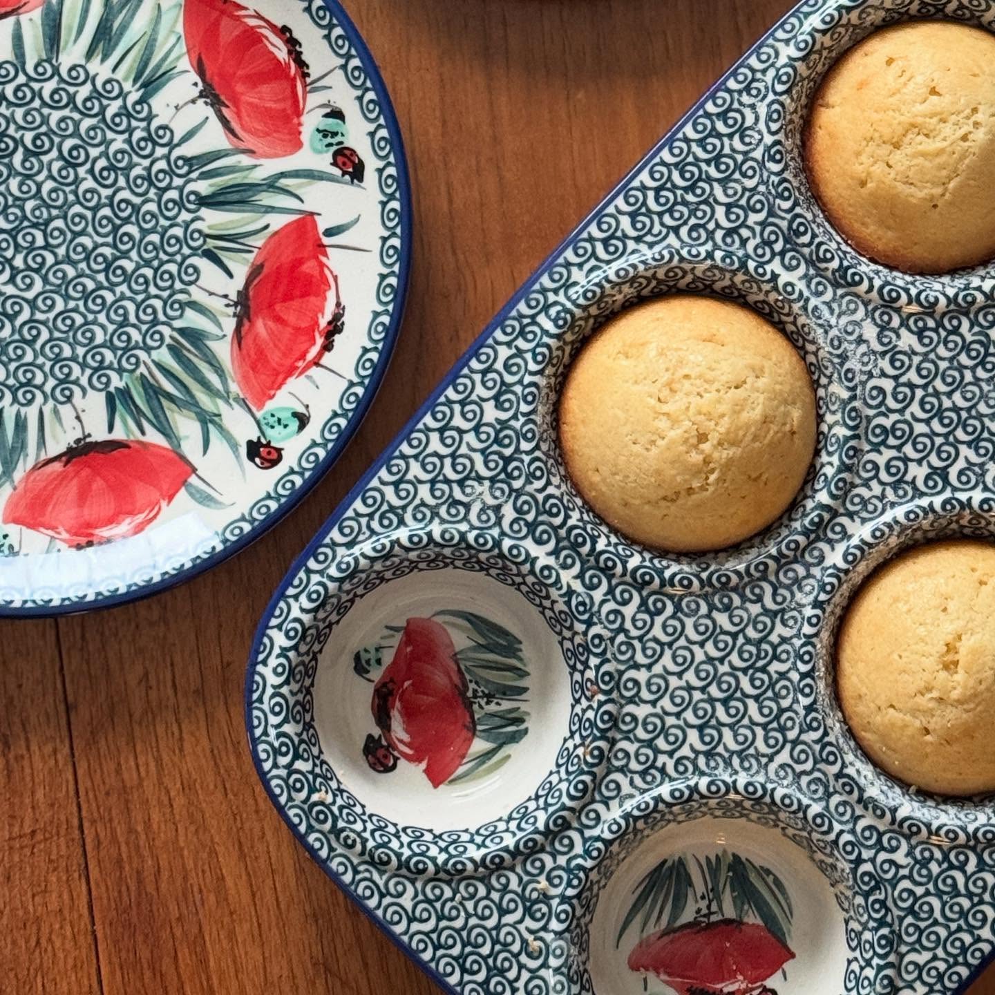 Muffin Pan, 8.5" x 12.5" in "Poppy Paradise" by Manufaktura | F093S-PD01